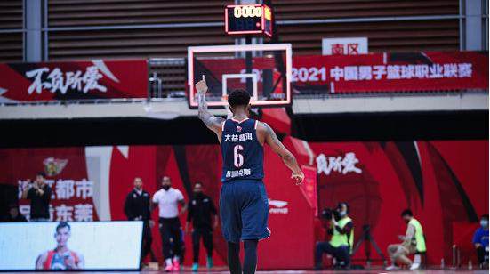 末节接管比赛将冷门扼杀 马尚归来广东即刻止颓